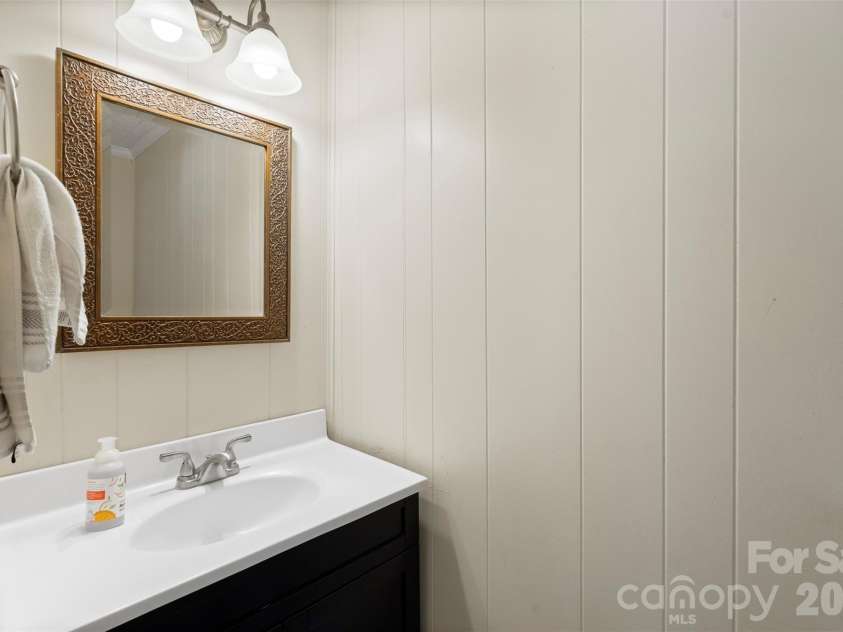 5322 Baker Drive, Charlotte, NC 28210.  MLS# CAR4368861, YatesRealty ID 46846. 