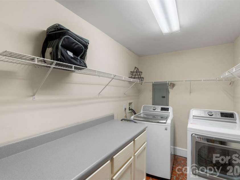 5322 Baker Drive, Charlotte, NC 28210.  MLS# CAR4368861, YatesRealty ID 46846. 