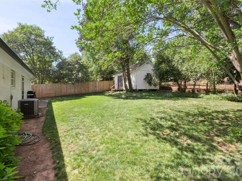 5322 Baker Drive, Charlotte, NC 28210.  MLS# CAR4368861, YatesRealty ID 46846. 
