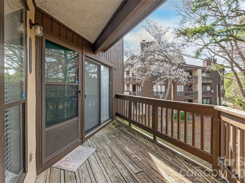 8155 Cedar Glen Drive, Charlotte, NC 28212.  MLS# CAR4418412, YatesRealty ID 46847. 