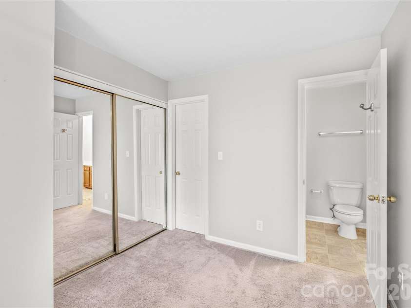 8155 Cedar Glen Drive, Charlotte, NC 28212.  MLS# CAR4418412, YatesRealty ID 46847. 