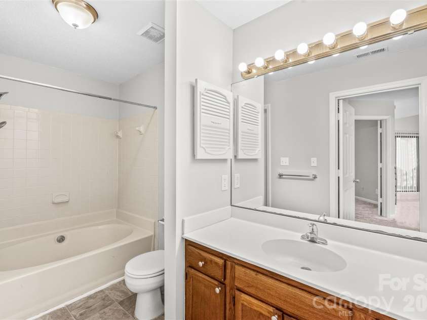 8155 Cedar Glen Drive, Charlotte, NC 28212.  MLS# CAR4418412, YatesRealty ID 46847. 