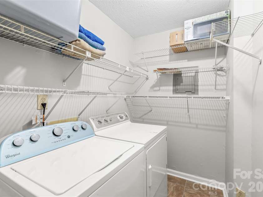 8155 Cedar Glen Drive, Charlotte, NC 28212.  MLS# CAR4418412, YatesRealty ID 46847. 