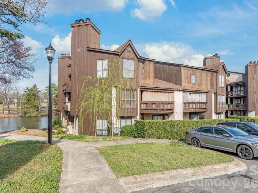 8155 Cedar Glen Drive, Charlotte, NC 28212.  MLS# CAR4418412, YatesRealty ID 46847. 