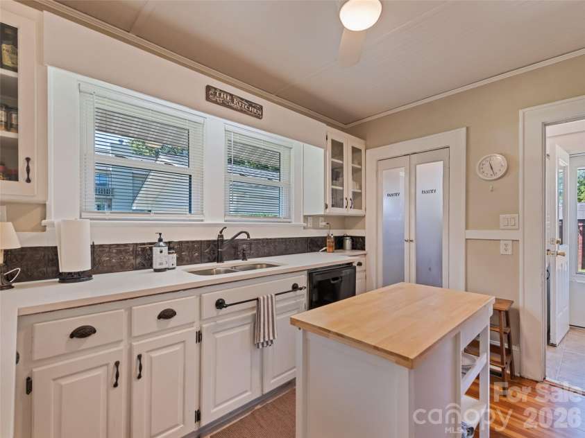 50 Epsom Street, Waynesville, NC 28786.  MLS# CAR4417401, YatesRealty ID 46848. 