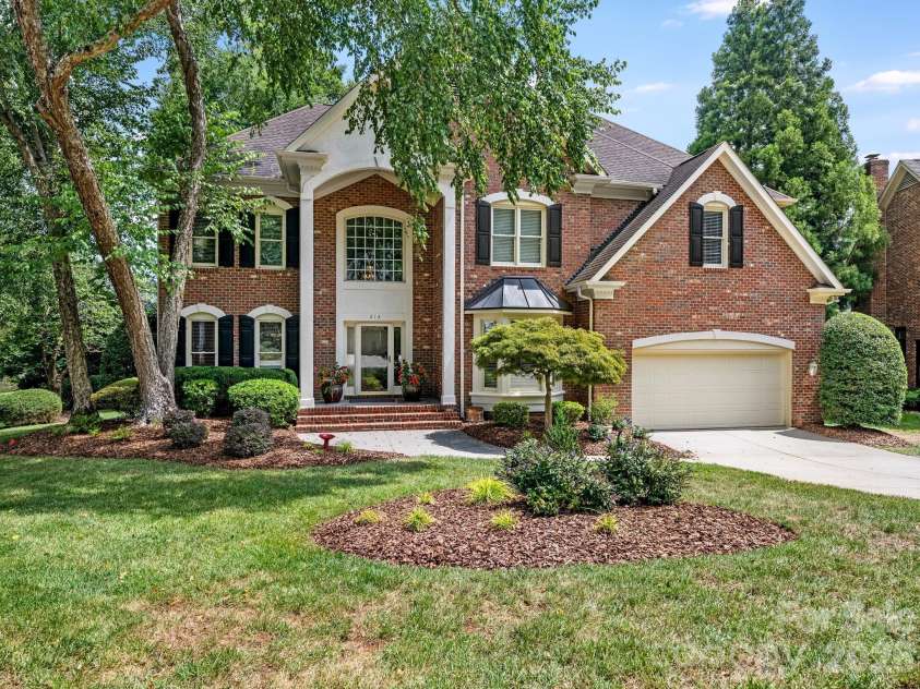213 Summermore Drive, Charlotte, NC 28270.  MLS# CAR4418012, YatesRealty ID 46849. 