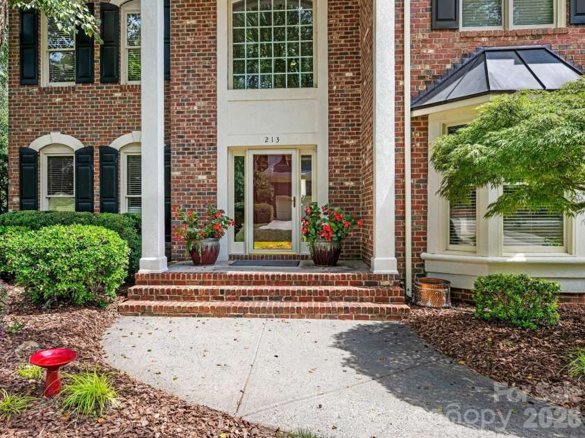 213 Summermore Drive, Charlotte, NC 28270.  MLS# CAR4418012, YatesRealty ID 46849. 