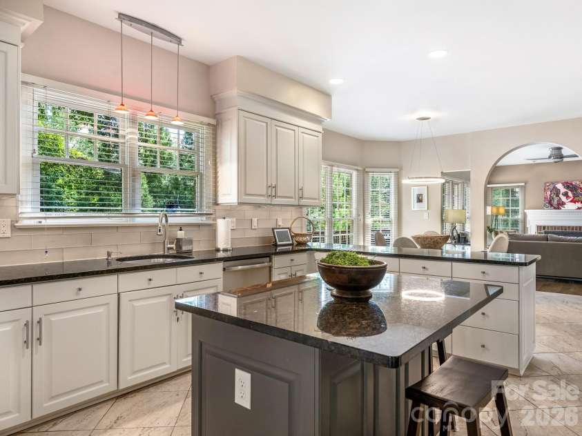 213 Summermore Drive, Charlotte, NC 28270.  MLS# CAR4418012, YatesRealty ID 46849. 