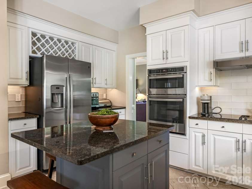 213 Summermore Drive, Charlotte, NC 28270.  MLS# CAR4418012, YatesRealty ID 46849. 