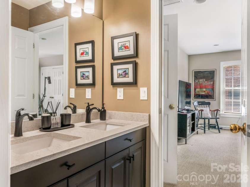 213 Summermore Drive, Charlotte, NC 28270.  MLS# CAR4418012, YatesRealty ID 46849. 