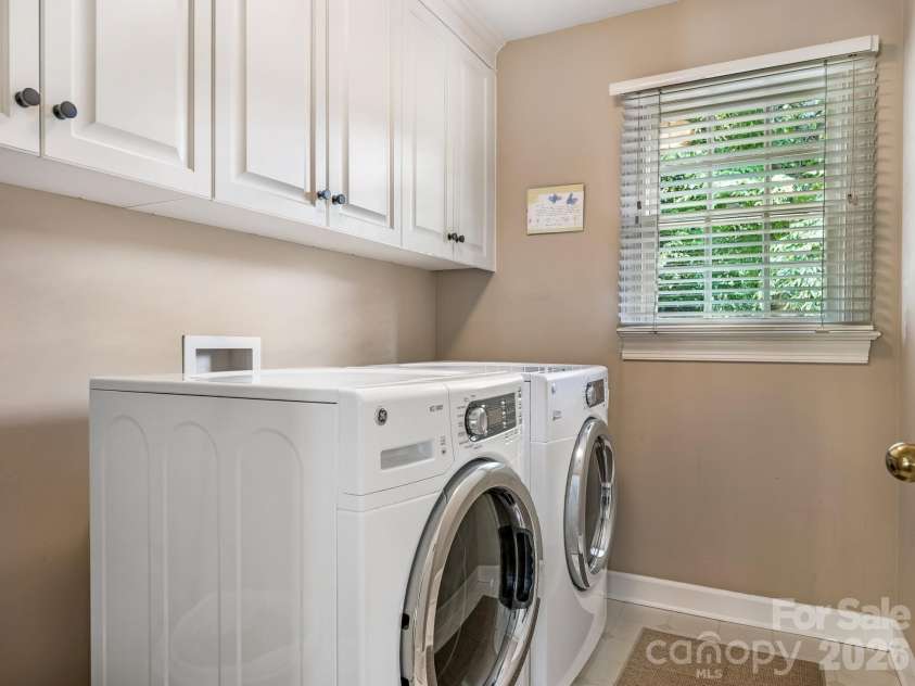 213 Summermore Drive, Charlotte, NC 28270.  MLS# CAR4418012, YatesRealty ID 46849. 
