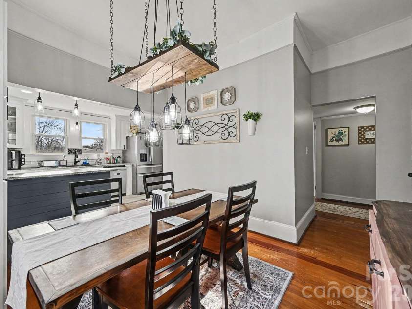 207 East Avenue, Kannapolis, NC 28083.  MLS# CAR4342348, YatesRealty ID 4685. 