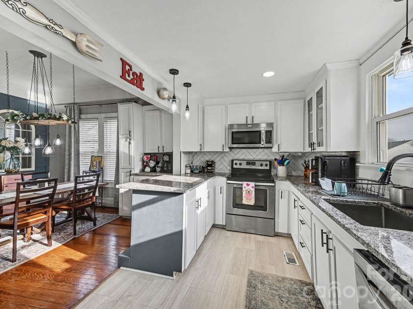 207 East Avenue, Kannapolis, NC 28083.  MLS# CAR4342348, YatesRealty ID 4685. 