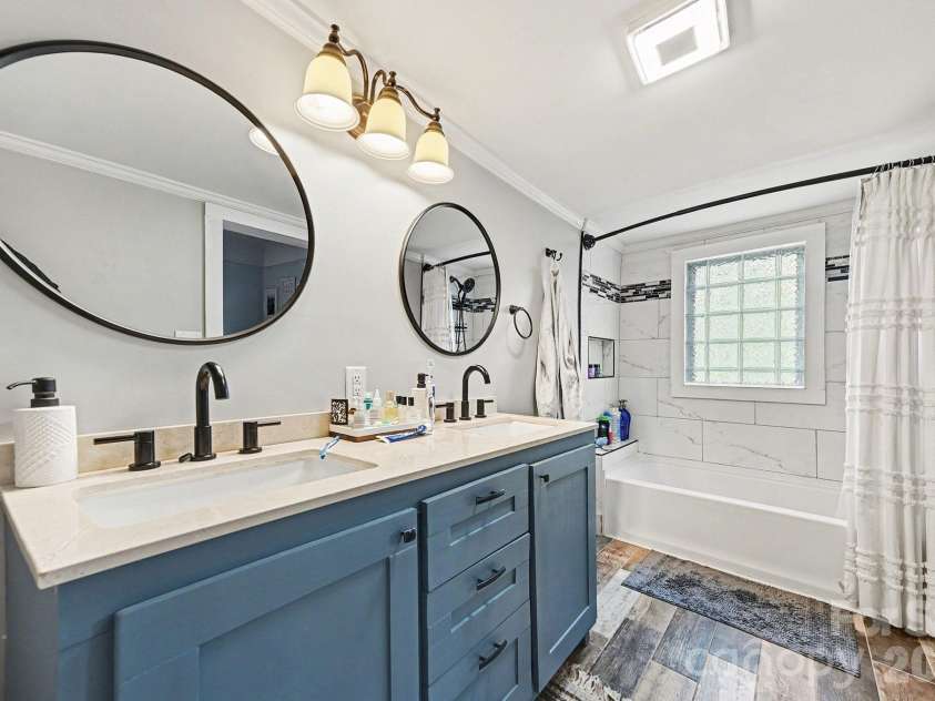 207 East Avenue, Kannapolis, NC 28083.  MLS# CAR4342348, YatesRealty ID 4685. 