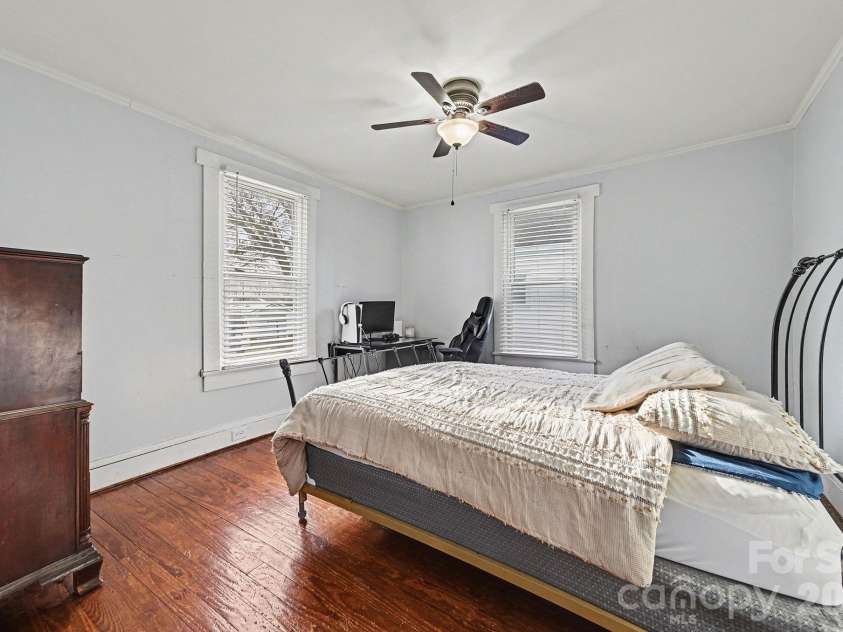 207 East Avenue, Kannapolis, NC 28083.  MLS# CAR4342348, YatesRealty ID 4685. 