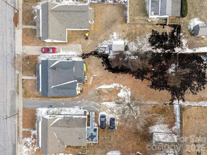 207 East Avenue, Kannapolis, NC 28083.  MLS# CAR4342348, YatesRealty ID 4685. 