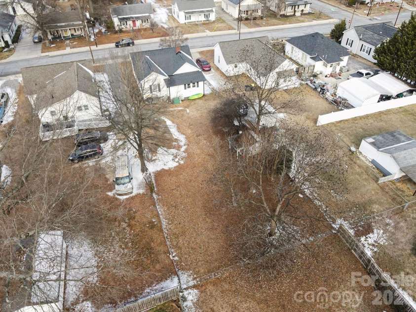 207 East Avenue, Kannapolis, NC 28083.  MLS# CAR4342348, YatesRealty ID 4685. 