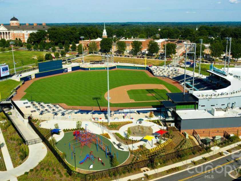 207 East Avenue, Kannapolis, NC 28083.  MLS# CAR4342348, YatesRealty ID 4685. 