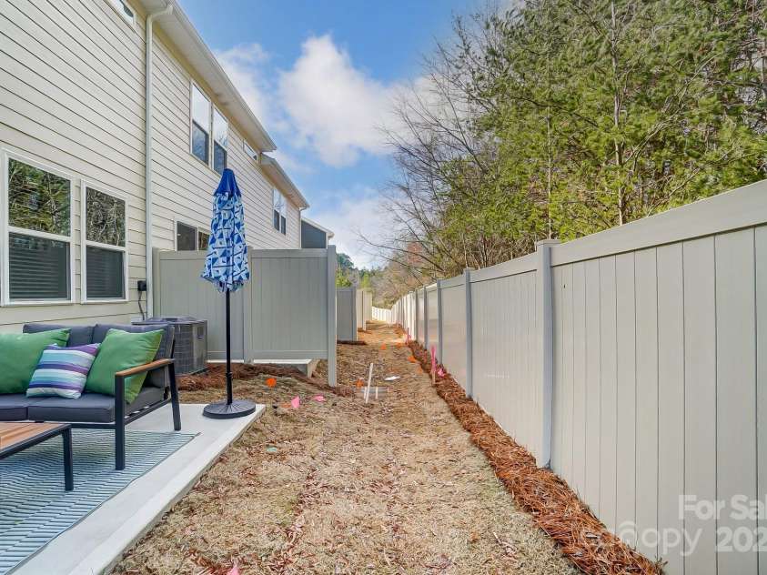 280 Laura Elizabeth Lane, Clover, SC 29710.  MLS# CAR4218983, YatesRealty ID 4685. 