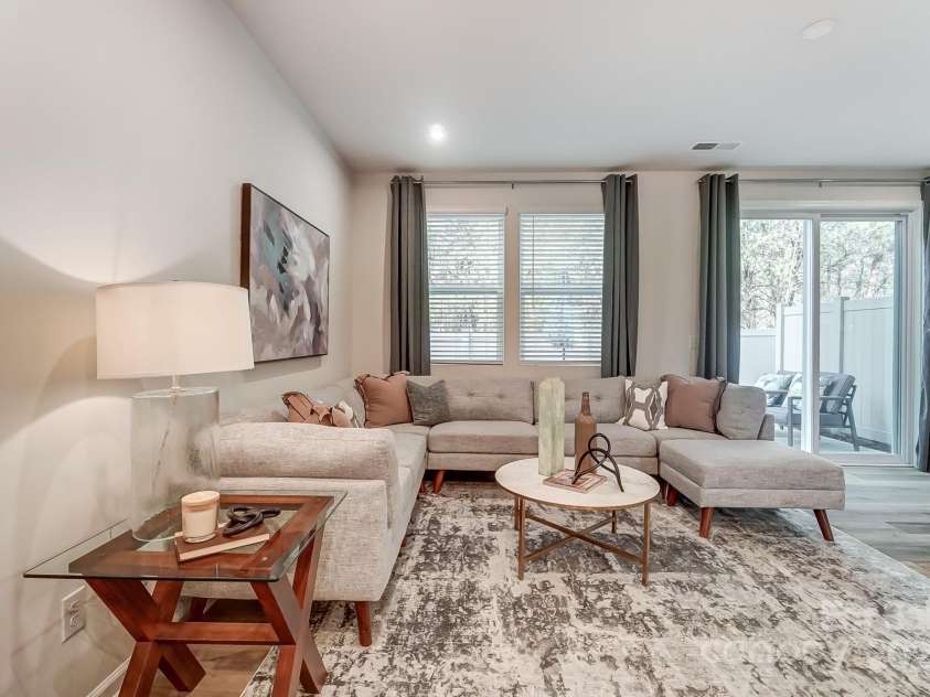 280 Laura Elizabeth Lane, Clover, SC 29710.  MLS# CAR4218983, YatesRealty ID 4685. 