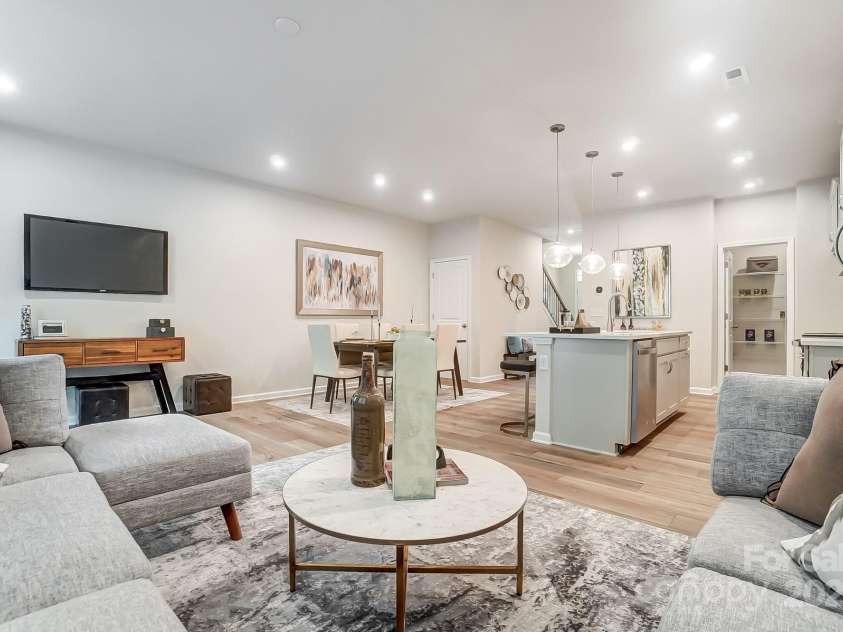 280 Laura Elizabeth Lane, Clover, SC 29710.  MLS# CAR4218983, YatesRealty ID 4685. 