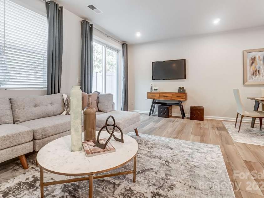 280 Laura Elizabeth Lane, Clover, SC 29710.  MLS# CAR4218983, YatesRealty ID 4685. 