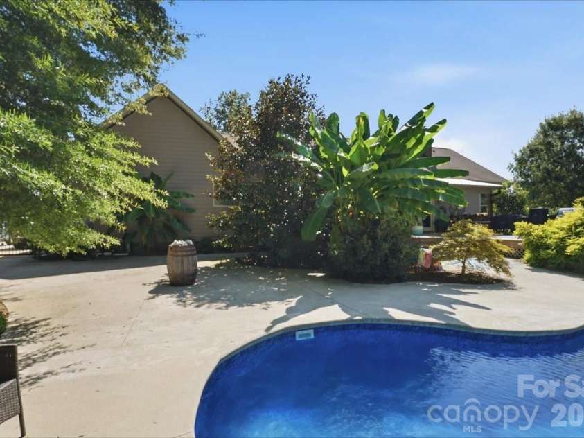 683 Mason Dickson Road, York, SC 29745.  MLS# CAR4417368, YatesRealty ID 46850. Pool