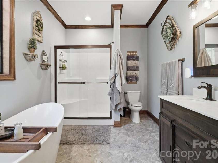 683 Mason Dickson Road, York, SC 29745.  MLS# CAR4417368, YatesRealty ID 46850. Primary en-suite bath