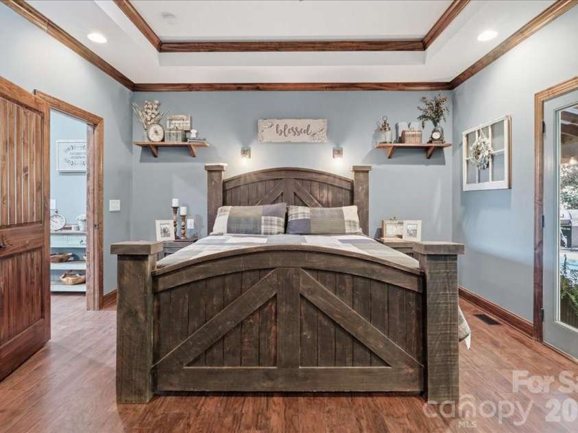 683 Mason Dickson Road, York, SC 29745.  MLS# CAR4417368, YatesRealty ID 46850. Primary suite