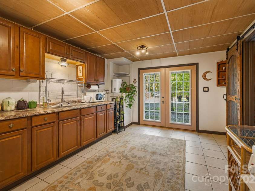 117 Holcombe Branch Road, Weaverville, NC 28787.  MLS# CAR4317164, YatesRealty ID 46857. Kitchen main floor