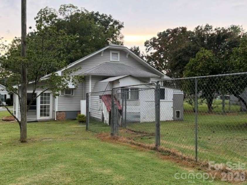 506 Grace Avenue, Kannapolis, NC 28083.  MLS# CAR4416860, YatesRealty ID 46859. 