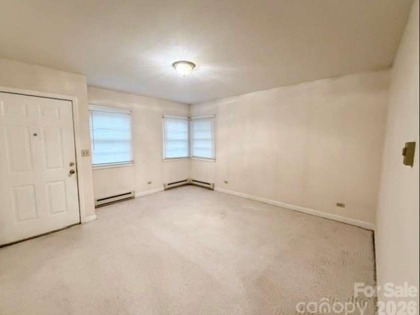 506 Grace Avenue, Kannapolis, NC 28083.  MLS# CAR4416860, YatesRealty ID 46859. Living room