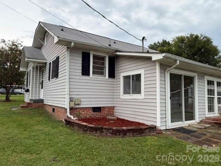 506 Grace Avenue, Kannapolis, NC 28083.  MLS# CAR4416860, YatesRealty ID 46859. Side