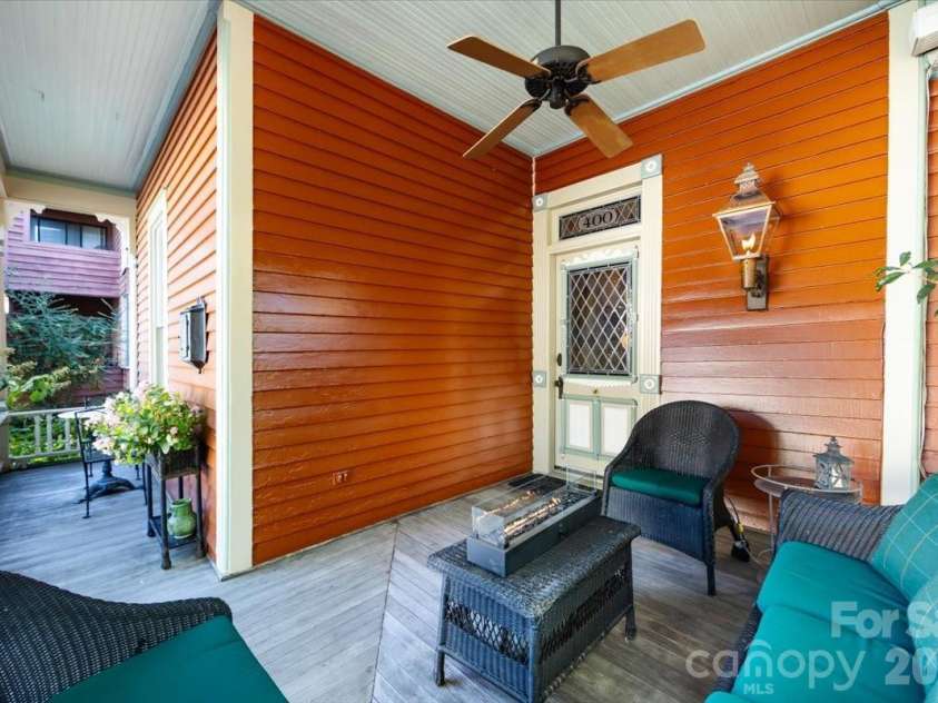 400 Poplar Street, Charlotte, NC 28202.  MLS# CAR4328945, YatesRealty ID 4686. 