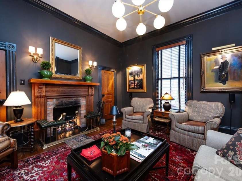 400 Poplar Street, Charlotte, NC 28202.  MLS# CAR4328945, YatesRealty ID 4686. 