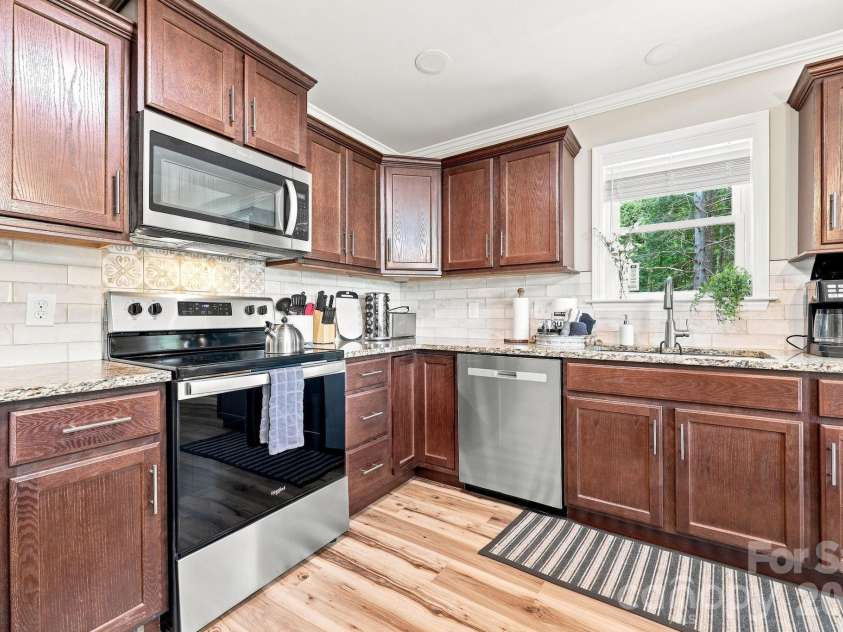 145 Banjo Lane, Waynesville, NC 28785.  MLS# CAR4413174, YatesRealty ID 46861. Kitchen