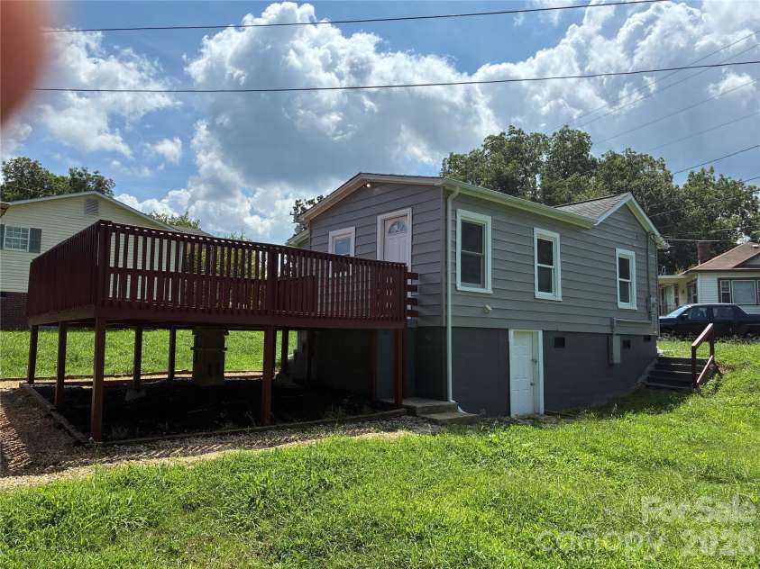2831 MILLSTONE Drive, Gastonia, NC 28054.  MLS# CAR4417916, YatesRealty ID 46863. 