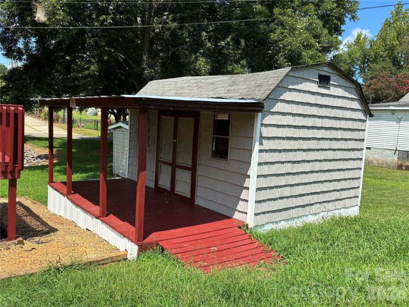 2831 MILLSTONE Drive, Gastonia, NC 28054.  MLS# CAR4417916, YatesRealty ID 46863. 