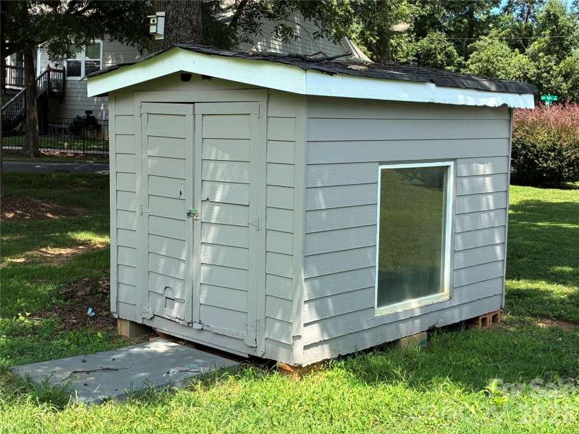 2831 MILLSTONE Drive, Gastonia, NC 28054.  MLS# CAR4417916, YatesRealty ID 46863. 