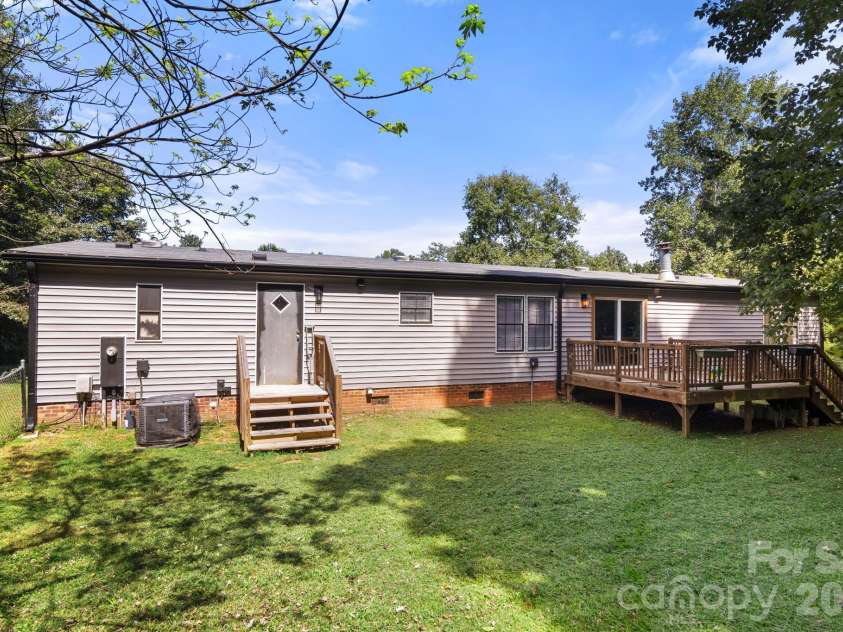 824 Joseph Antoon Circle, Stanley, NC 28164.  MLS# CAR4394532, YatesRealty ID 46864. 