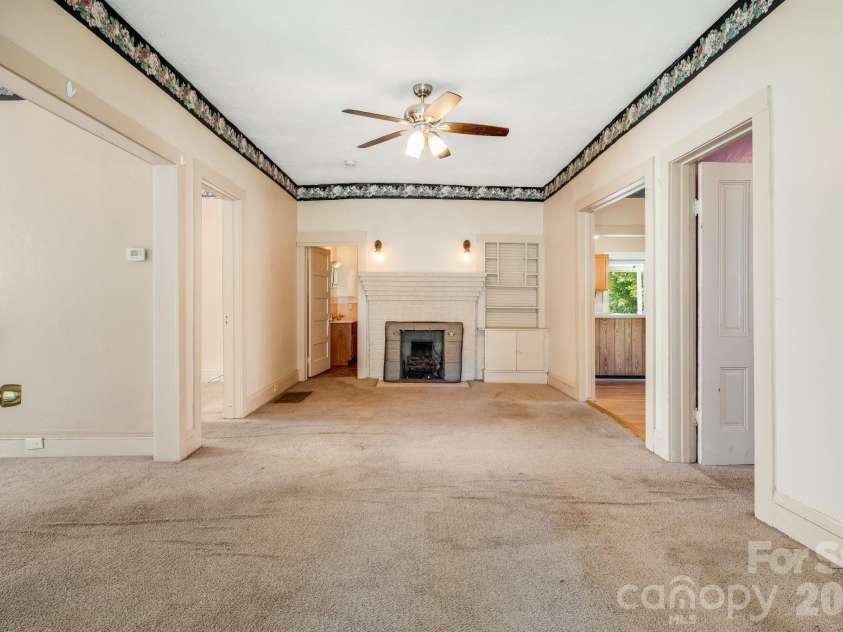20 Drake Street, Asheville, NC 28806.  MLS# CAR4416234, YatesRealty ID 46866. 