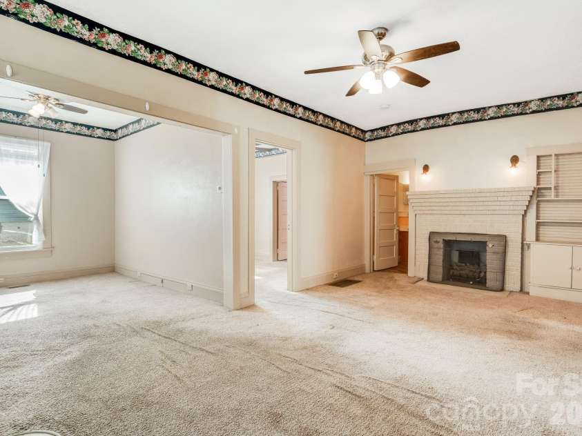 20 Drake Street, Asheville, NC 28806.  MLS# CAR4416234, YatesRealty ID 46866. 