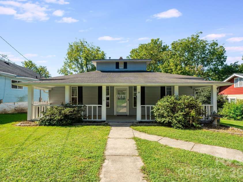 20 Drake Street, Asheville, NC 28806.  MLS# CAR4416234, YatesRealty ID 46866. 