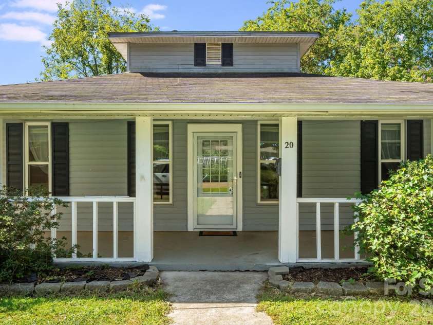 20 Drake Street, Asheville, NC 28806.  MLS# CAR4416234, YatesRealty ID 46866. 