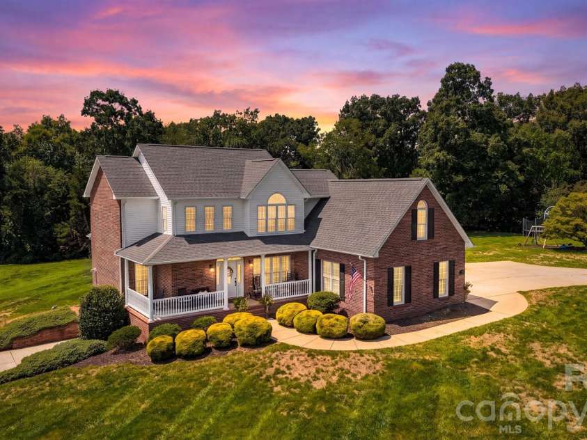 1338 Willow Creek Drive, Newton, NC 28658.  MLS# CAR4414738, YatesRealty ID 46867. 
