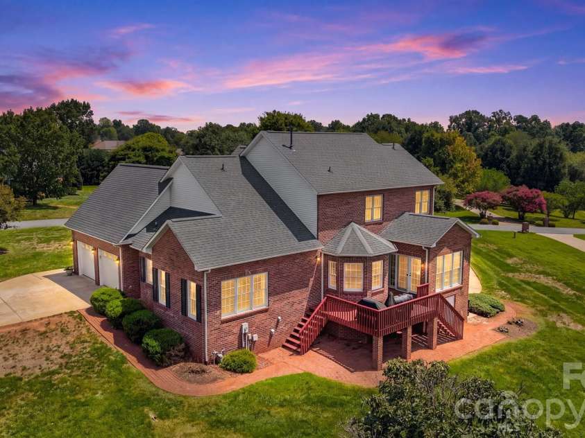 1338 Willow Creek Drive, Newton, NC 28658.  MLS# CAR4414738, YatesRealty ID 46867. 