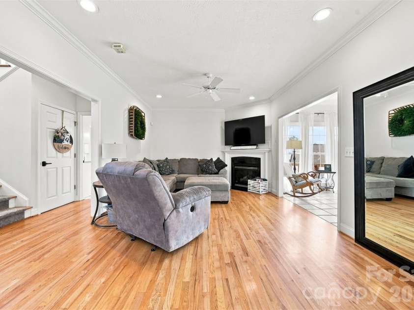 1338 Willow Creek Drive, Newton, NC 28658.  MLS# CAR4414738, YatesRealty ID 46867. 