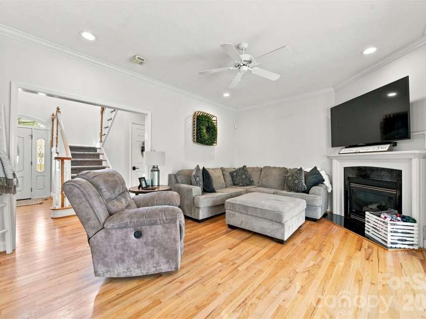 1338 Willow Creek Drive, Newton, NC 28658.  MLS# CAR4414738, YatesRealty ID 46867. 