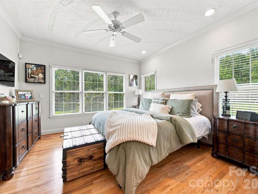 1338 Willow Creek Drive, Newton, NC 28658.  MLS# CAR4414738, YatesRealty ID 46867. 