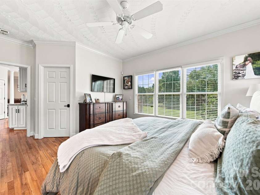 1338 Willow Creek Drive, Newton, NC 28658.  MLS# CAR4414738, YatesRealty ID 46867. 